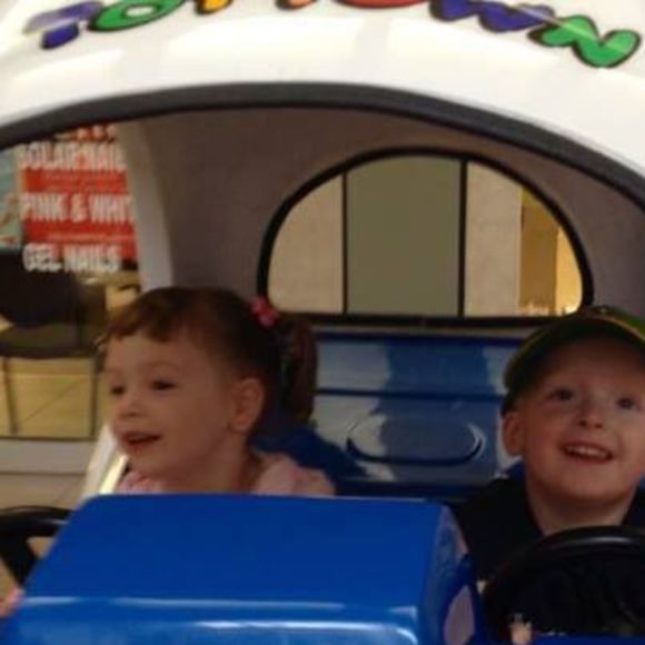 Meet your Posher, Vicki - Picture 1 of 1